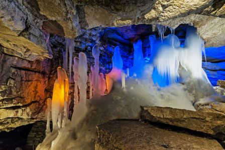 Кунгурская ледяная пещера с музеем купечества и лазерным шоу в пещере !